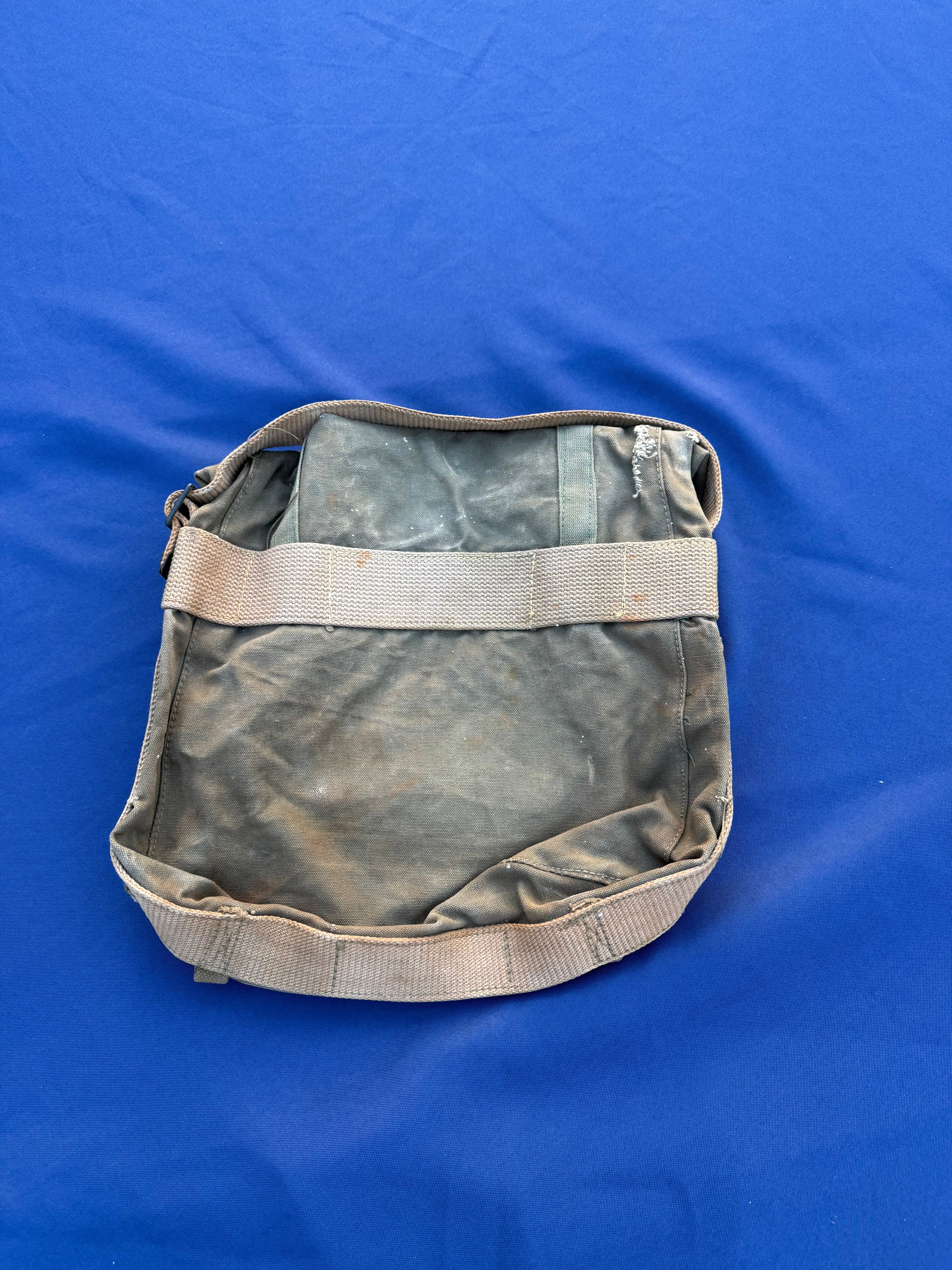 Original WW2 USMC Knapsack with field applied camo