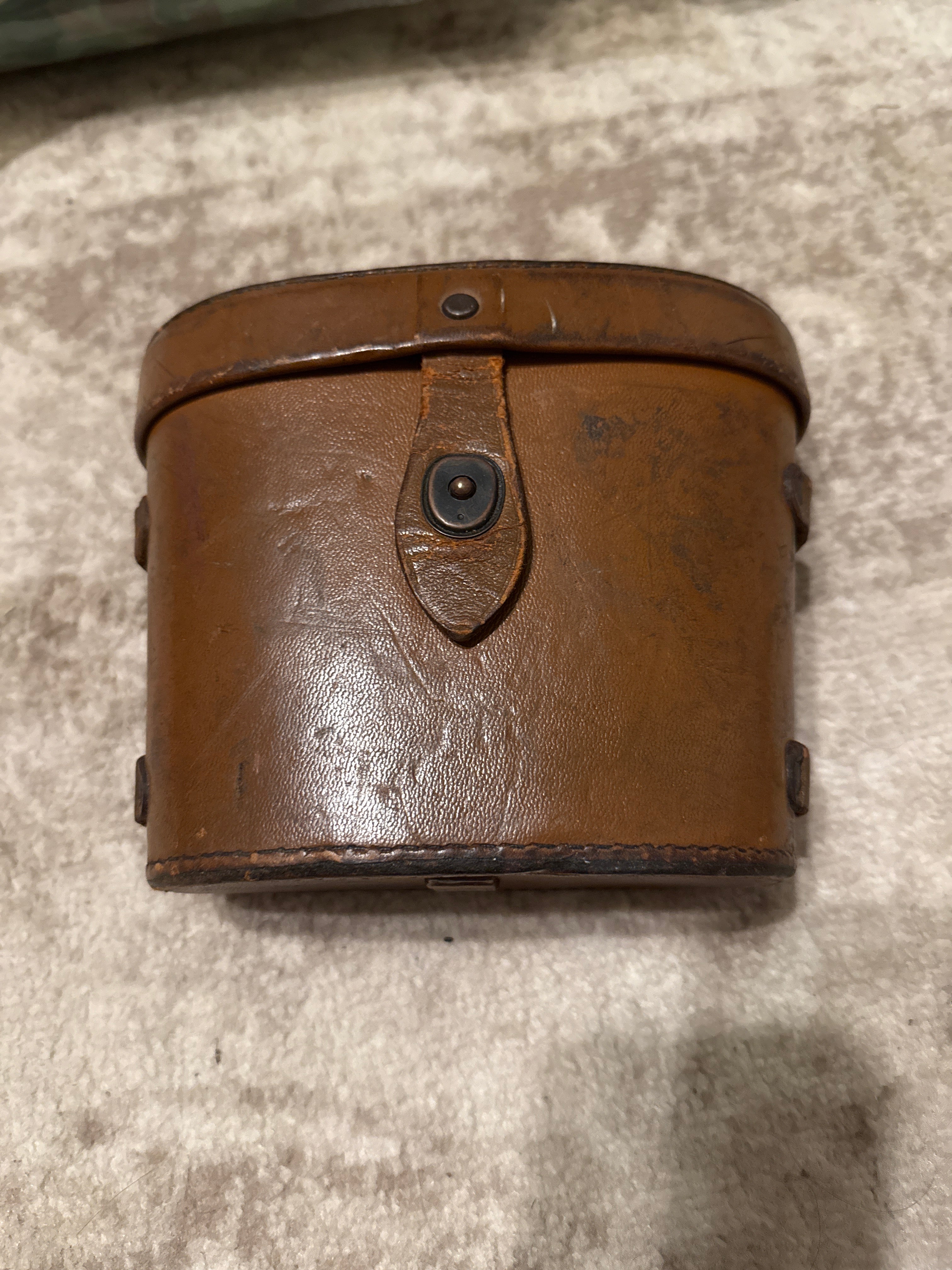 Ww2 USMC Binoculars and case