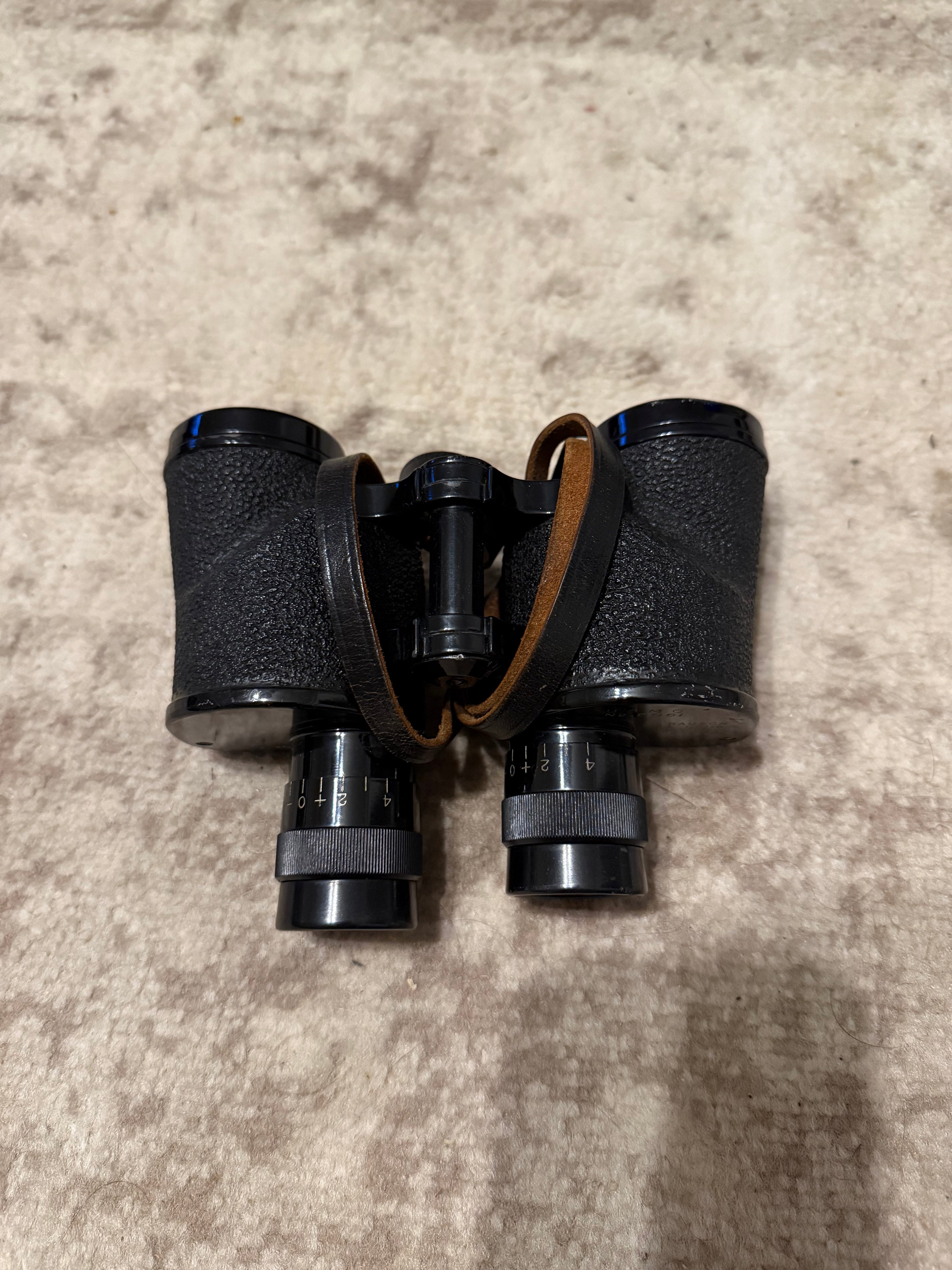 Ww2 USMC Binoculars and case