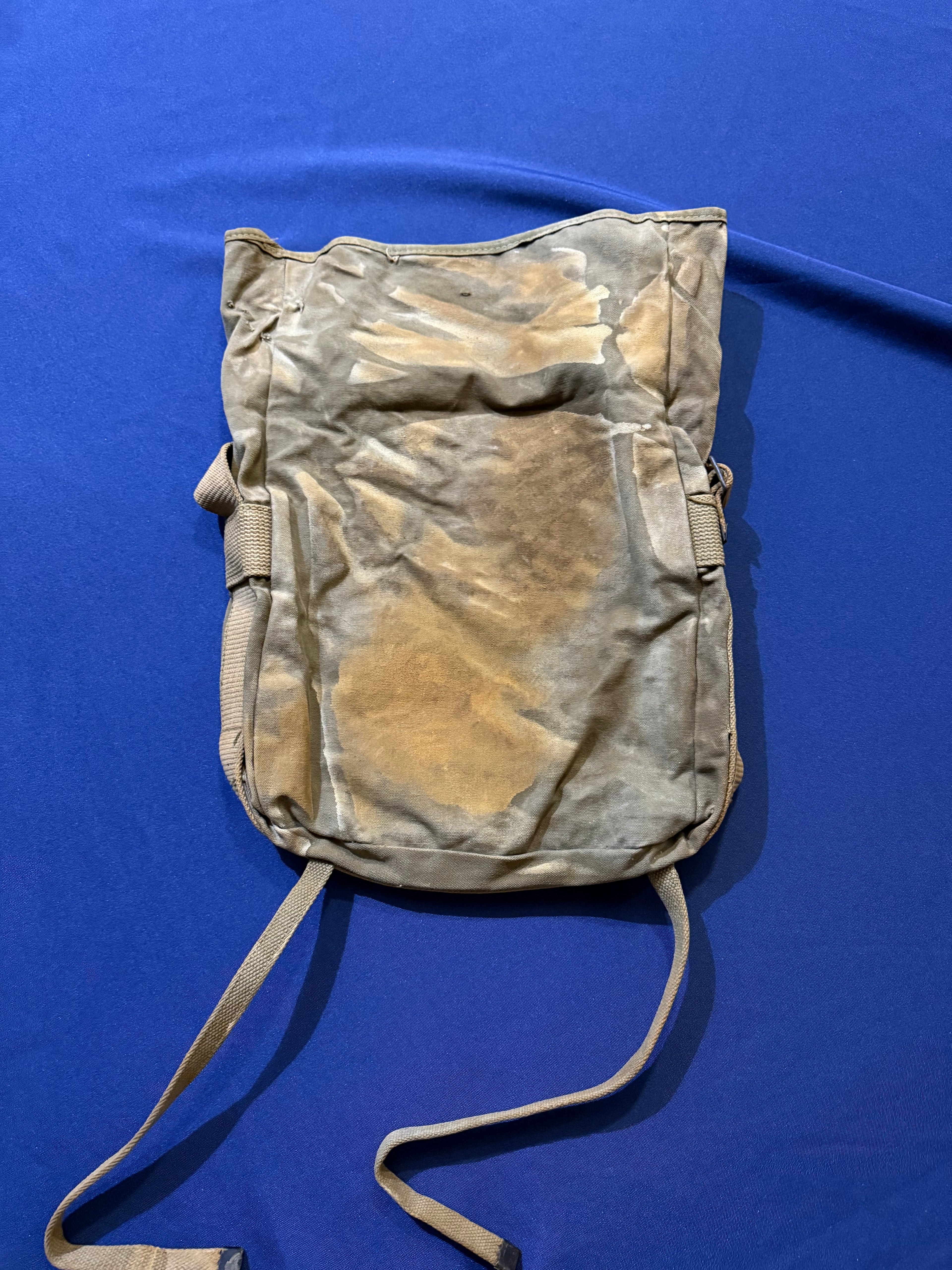 Original WW2 USMC Knapsack with field applied camo