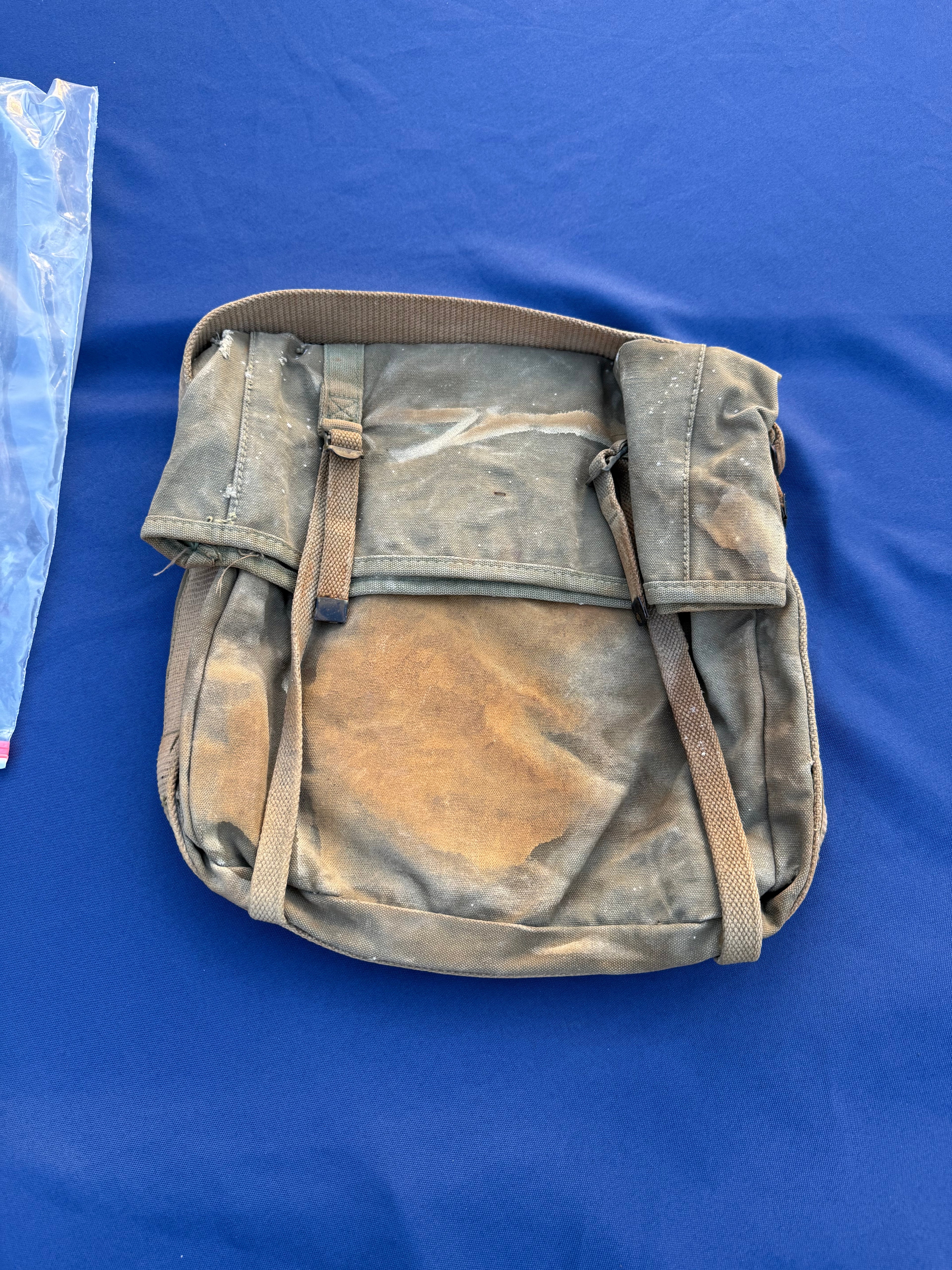 Original WW2 USMC Knapsack with field applied camo